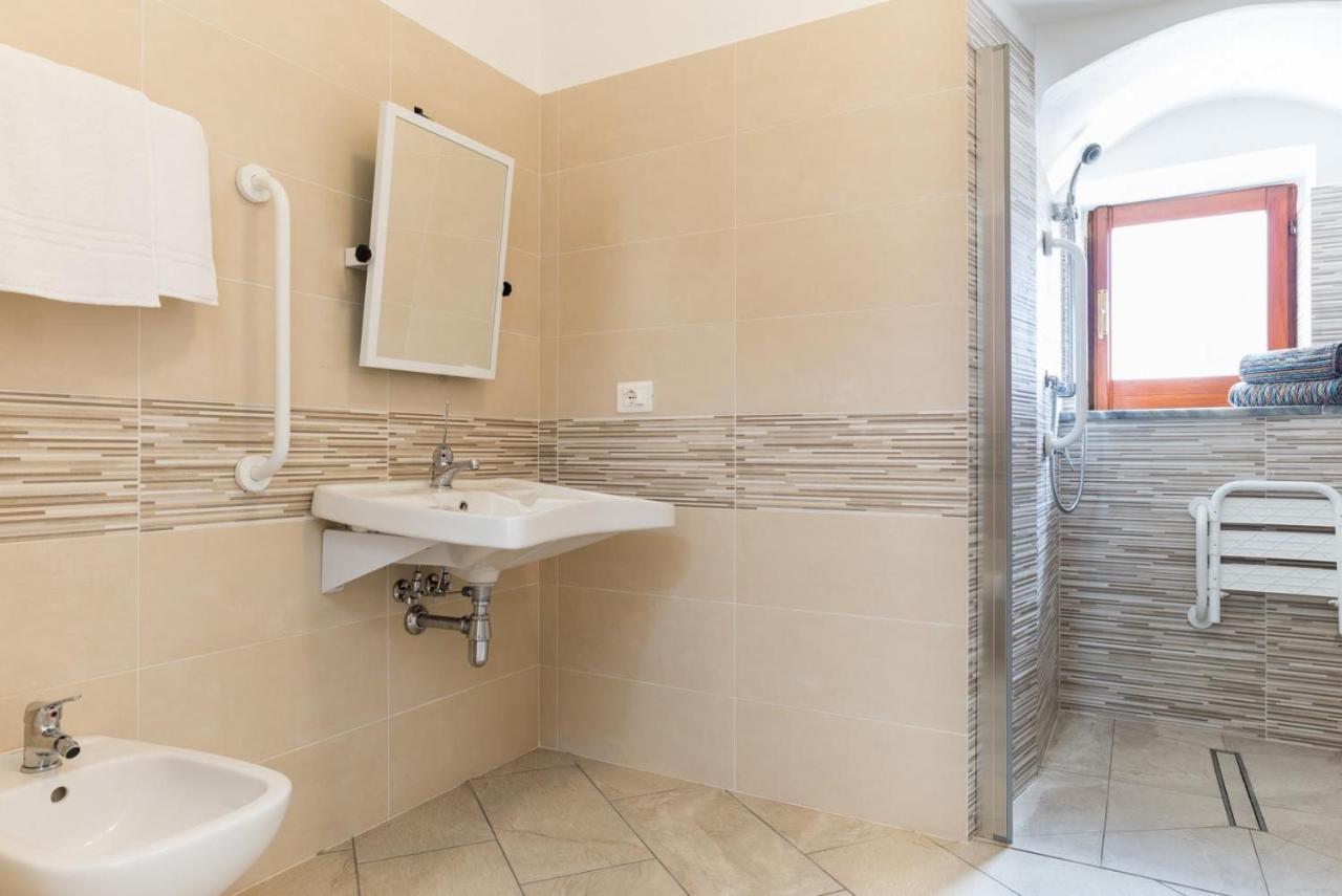 Casa Vacanza Rosy Di Guida Rosy Giungano Extérieur photo